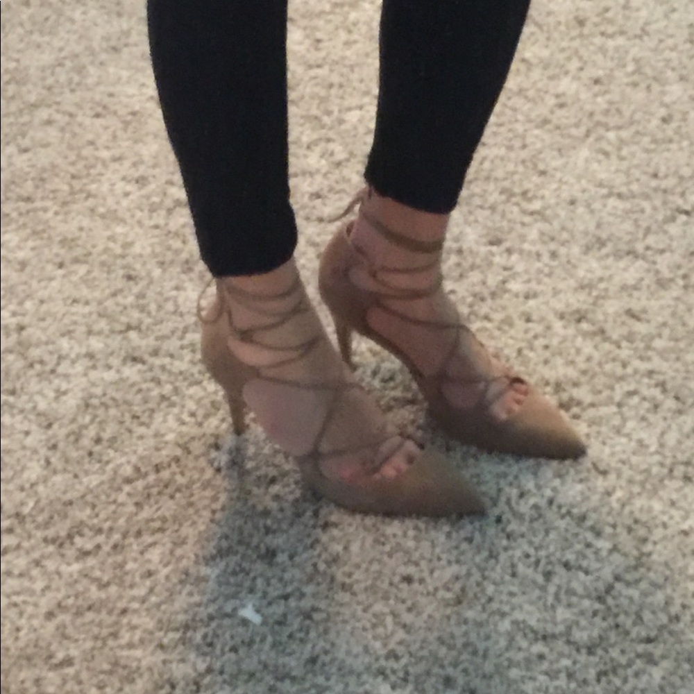 Banana republic nude suede pumps